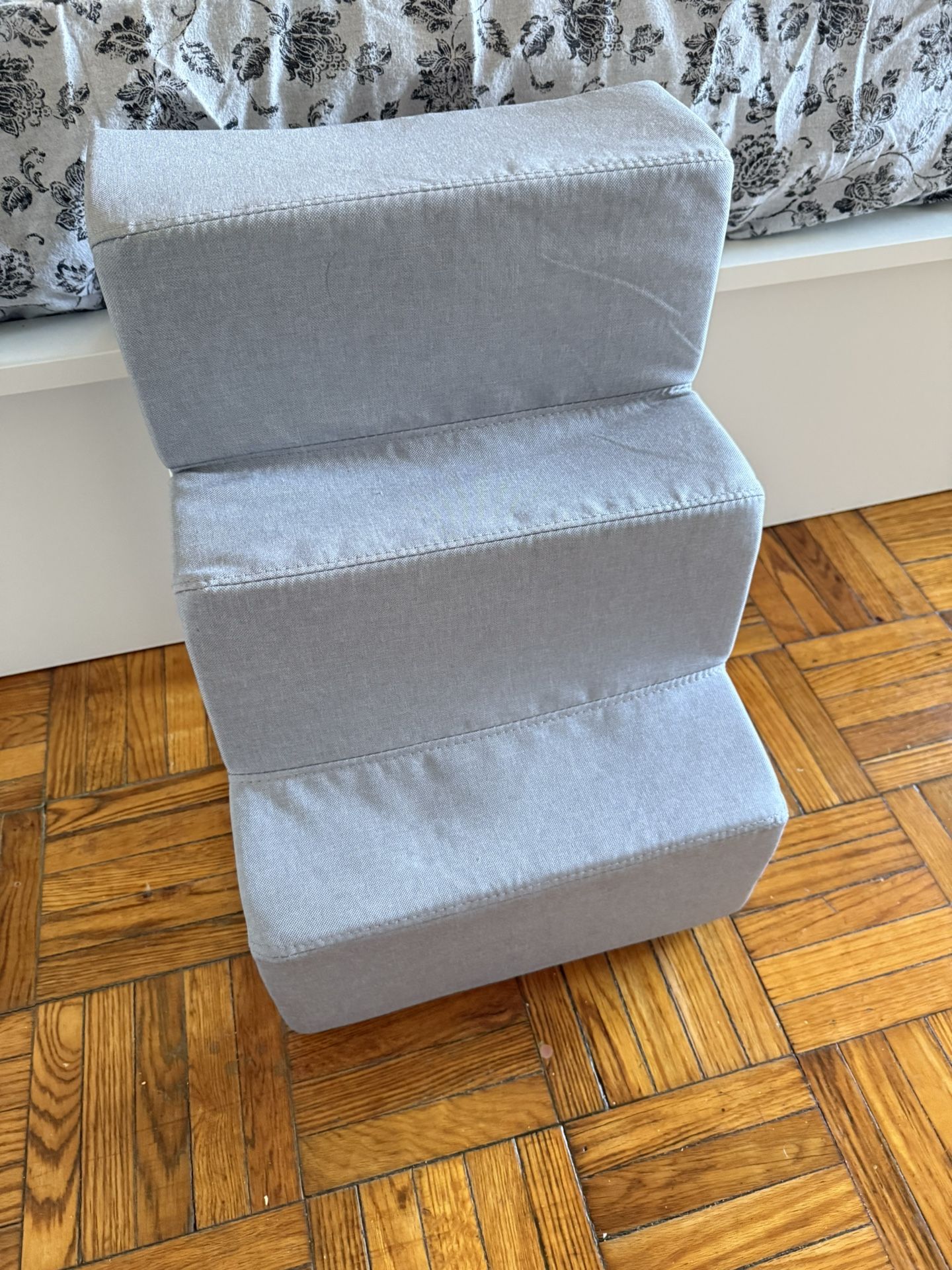 Stairs for pets Steps for High Bed Pet Stairs for Sofa Couch Dog Ramp Pet Steps with Removable Washable Cover, Light Grey, 21" H, 3-Step