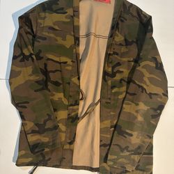 Men’s Size M Lite weight Camouflage Jacket