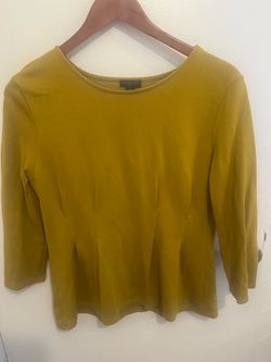 Yellow or mustard shirt size M