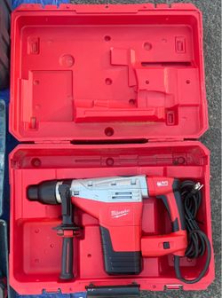 Milwaukee SDS-MAX Demolition Hammer