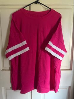 Women’s  2X Hot Pink t shirt with Jersey Stripes on Sleeves