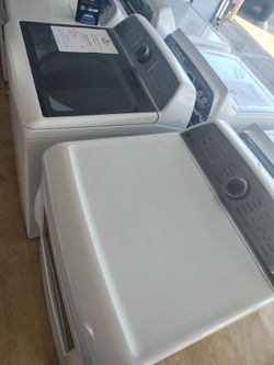 $978 GE Profile SMART ENERGY STAR electric washer/dryer set