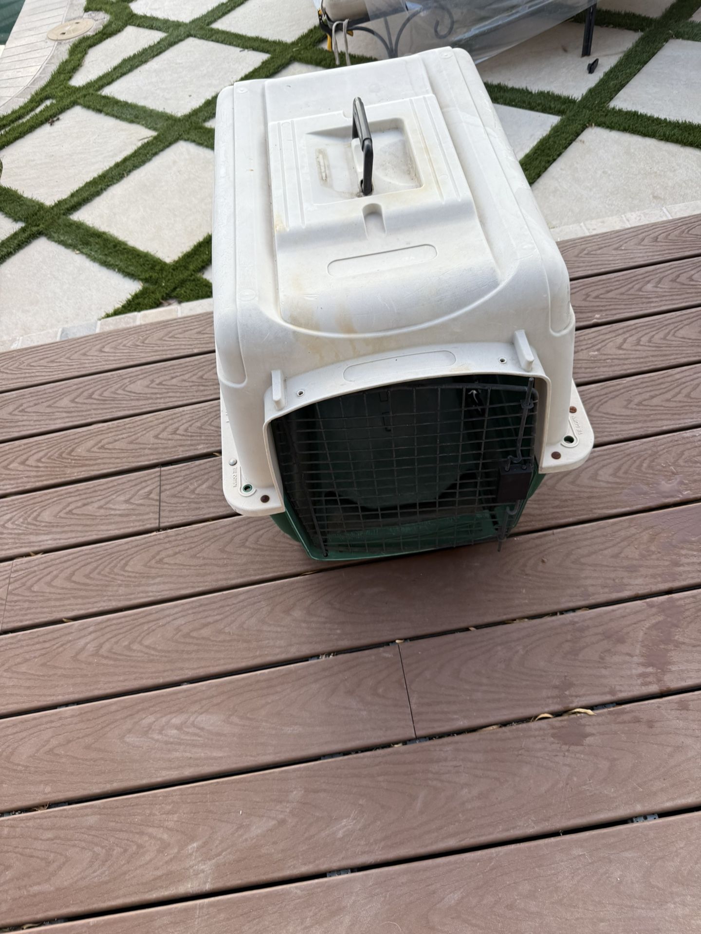 Dog/Cat Kennel