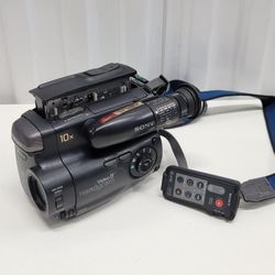 Sony Handycam CCD-TR31 8mm Video 8 Camcorder *For Parts Or Repair!*