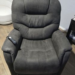 Ashley Signature Series LIFT recliner 