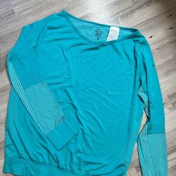 Nike Women’s Long Sleeve Workout Top! (Size XL)