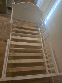 White toddler bed