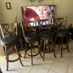 4 Bar. Stools 