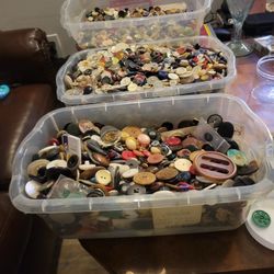 antique raw button collection 30 pounds 