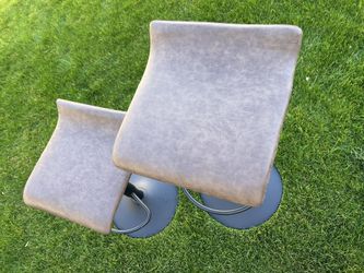 Finnhomy Set Of 2 Adjustable Swivel Bar Stools