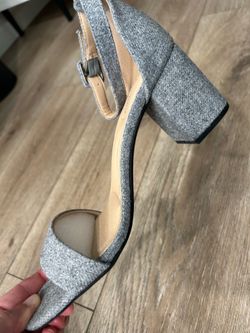 Women Gray Open Toe Heel Shoes Size 8.5 / 39 NEW IN BOX