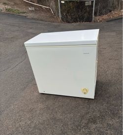 Freezer large household deep chest (delivery available)