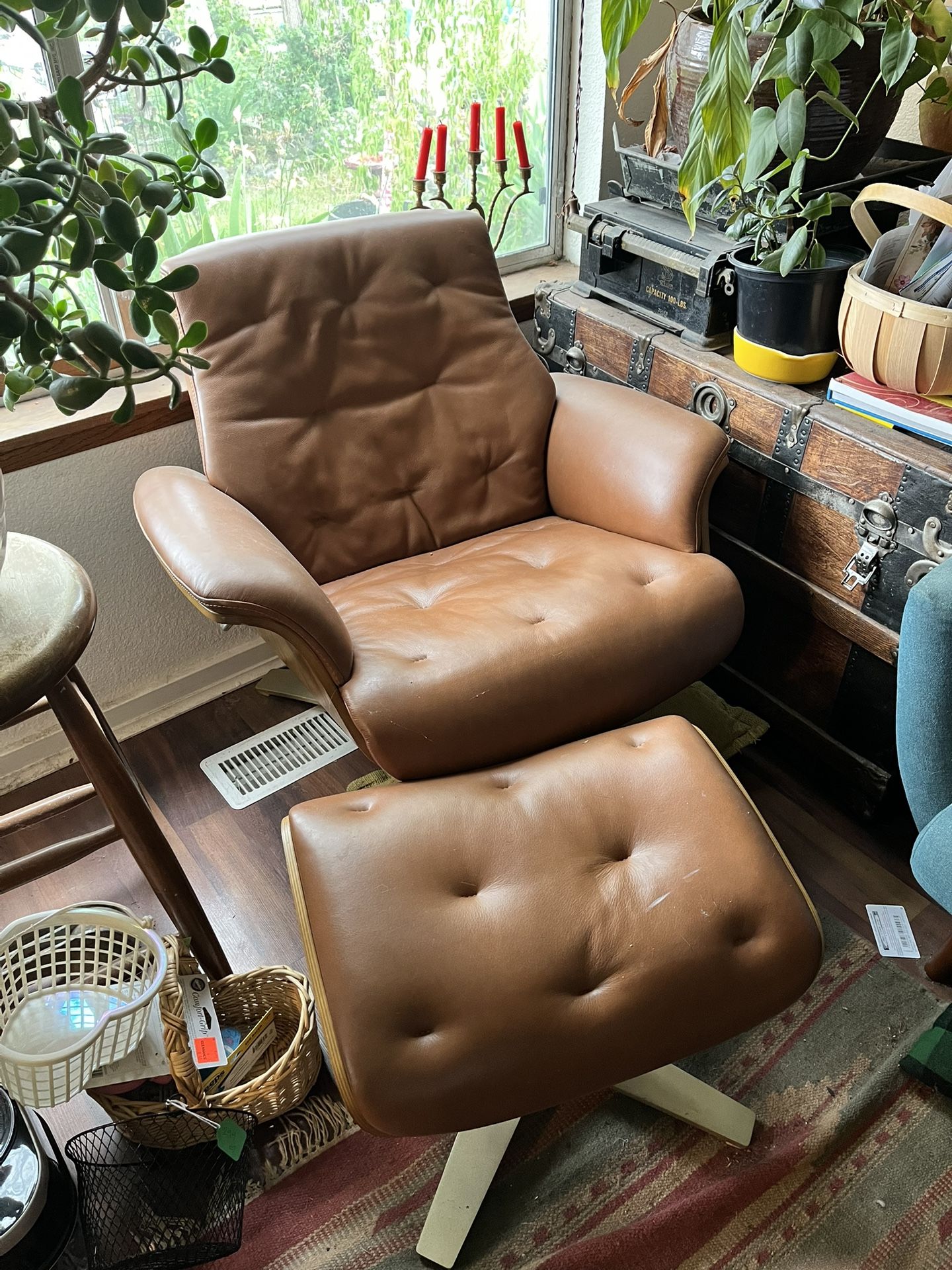 Anselmo Leather Recliner And Ottoman 