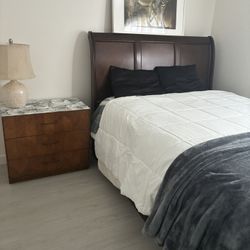 Bedroom Set - Queen Bed - Dresser - 1 Side Tables - Tall Dresser 