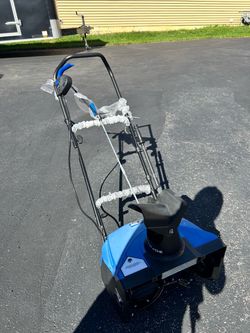Snow Joe electric snowplow