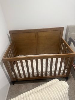 Baby crib for sale brand. New never used.