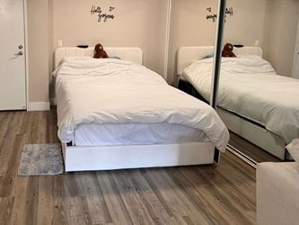 Mattress + bed