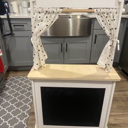 Puppet Theater With 21 Puppets 