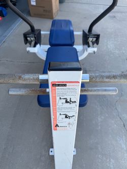 Ab workout machine