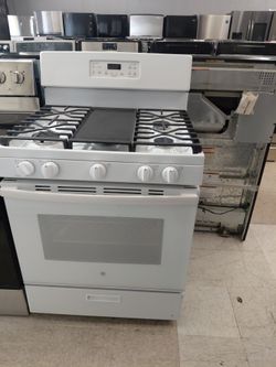 Gas stove nice, with gridle