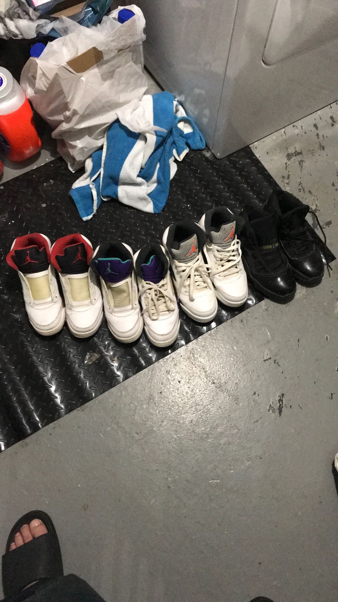 Jordan Bundle 6.5y-size 8