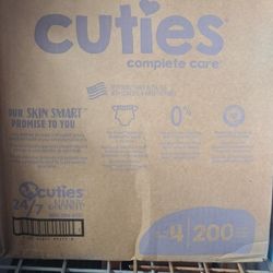 Cuties Size 4 Diapers 200 Count 