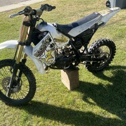 Dirt Bike ,, Suzuki,, 2001 , Rm80 ,, 2 Cycles 