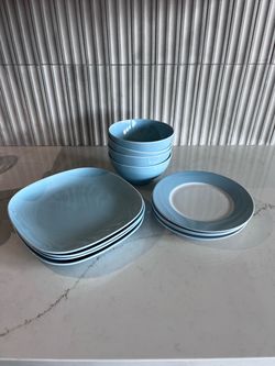 Dishes set of 4