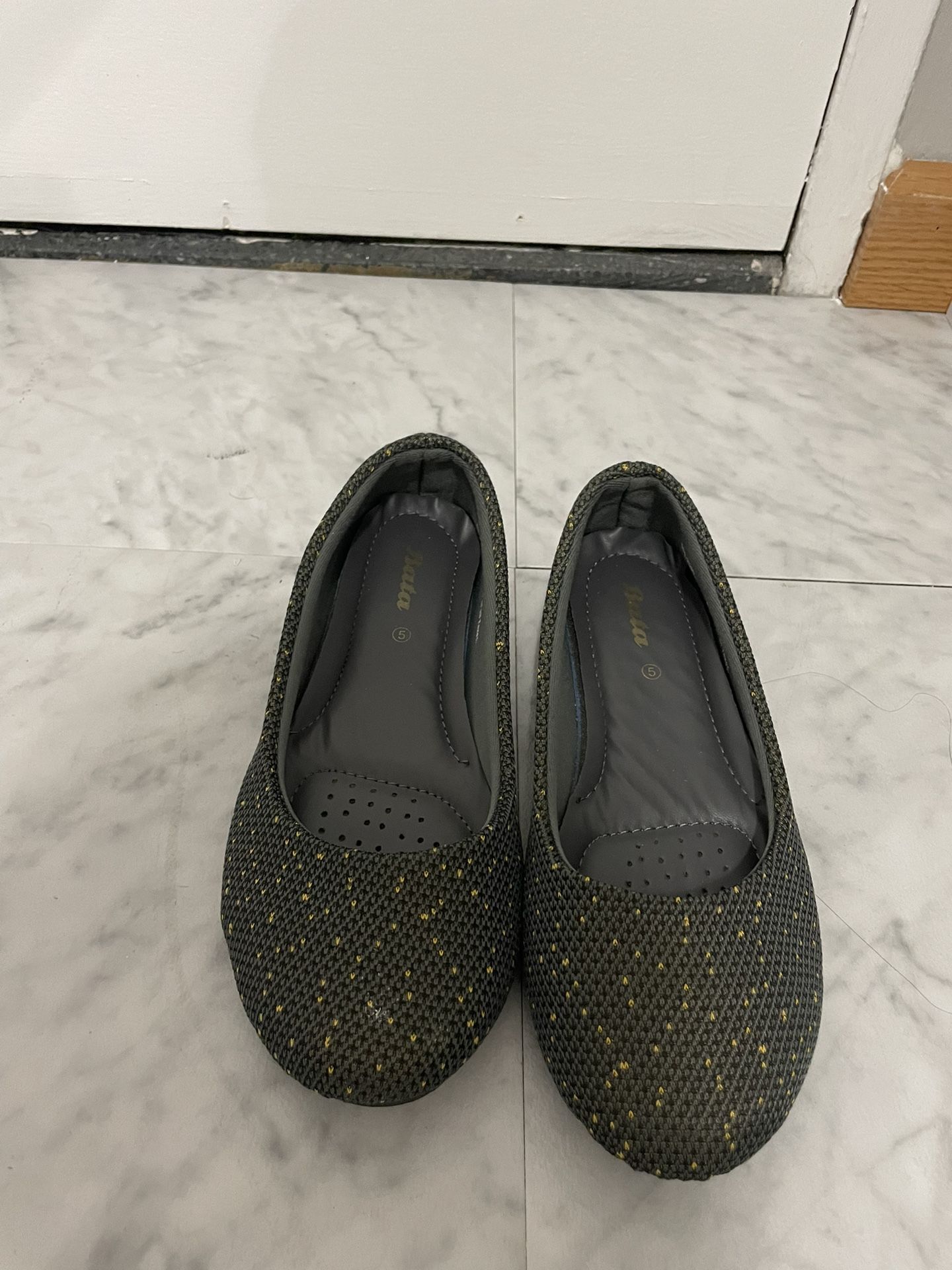 Slippers And Shoes In Good Condition