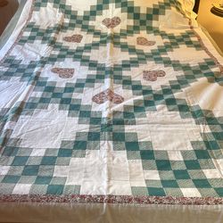 Handmade Quilt Really Great Condition Cotton Filling 