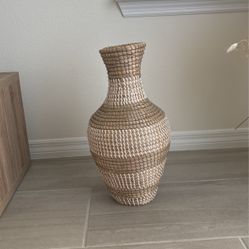 Classic Sweetgrass Vase 
