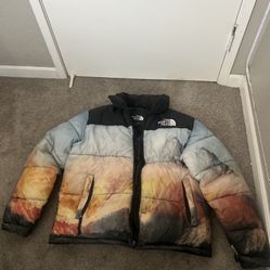 NorthFace 700 Puffer Unisex Mountain design