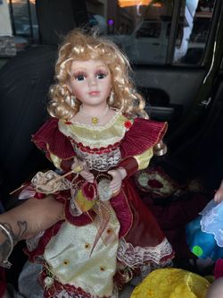 Porcelain Dolls/Disney Dolls