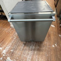 VIKING DISHWASHER 24” INCHES 