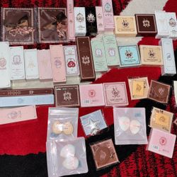 Large Lot Of Flower Knows Makeup And Accessories All New 