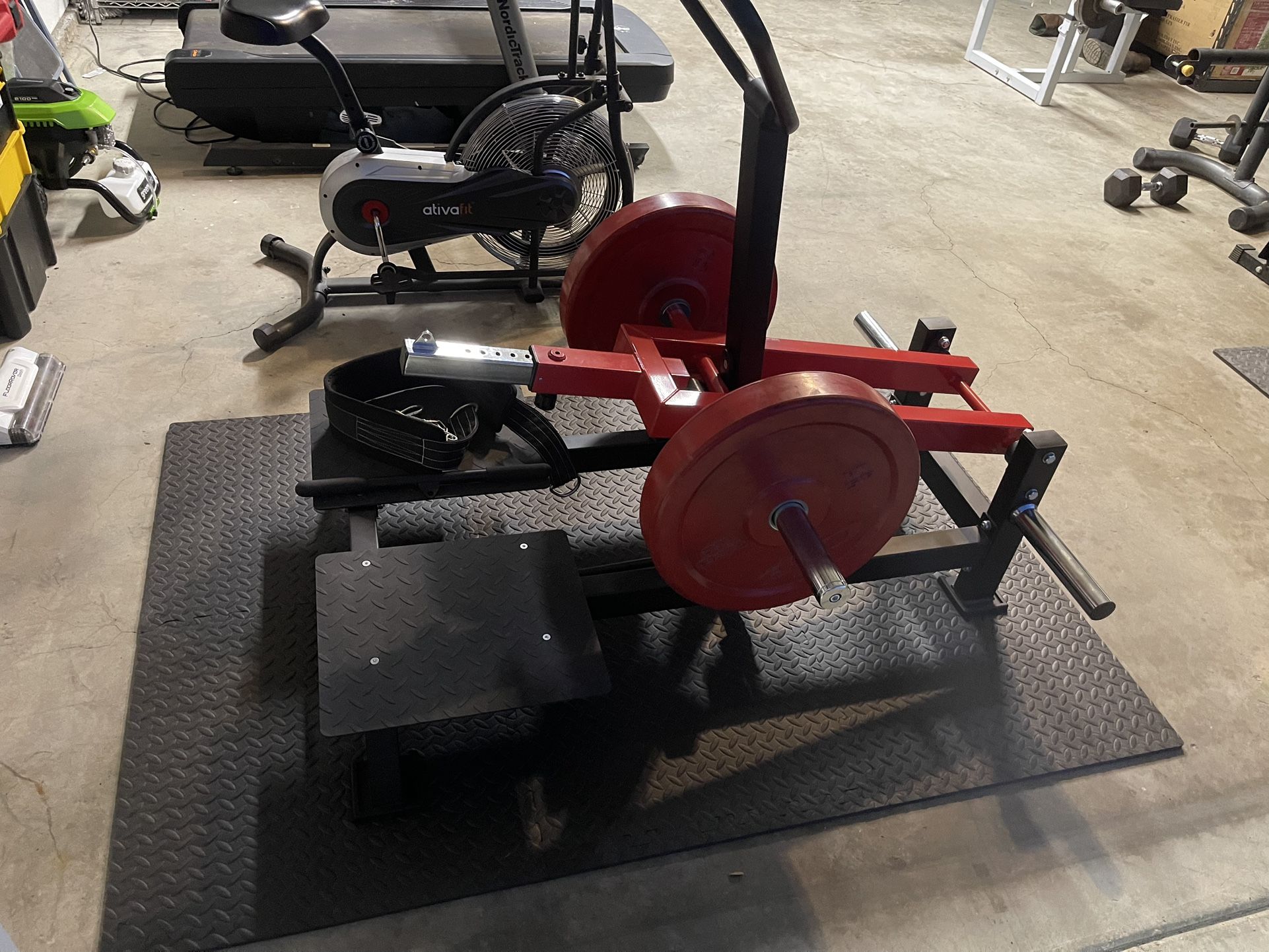 Sydnee Belt Squat Machine ! Trade