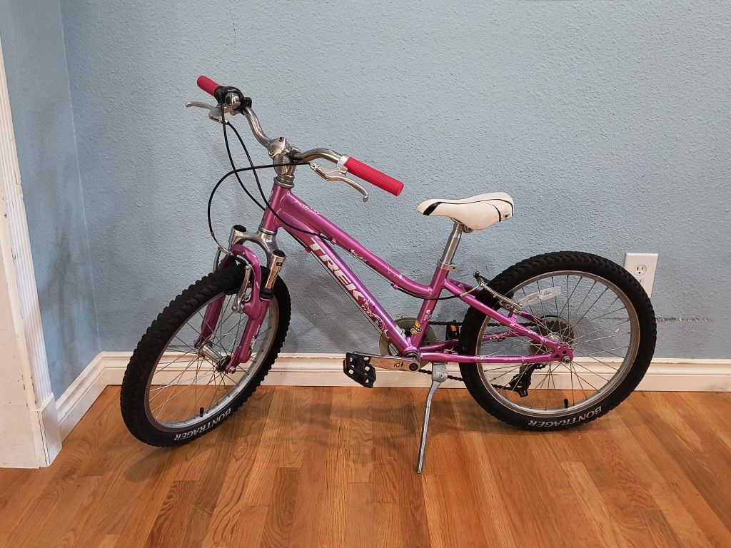 20" Trek MT60 Girls 6 Speed Mountain Bike