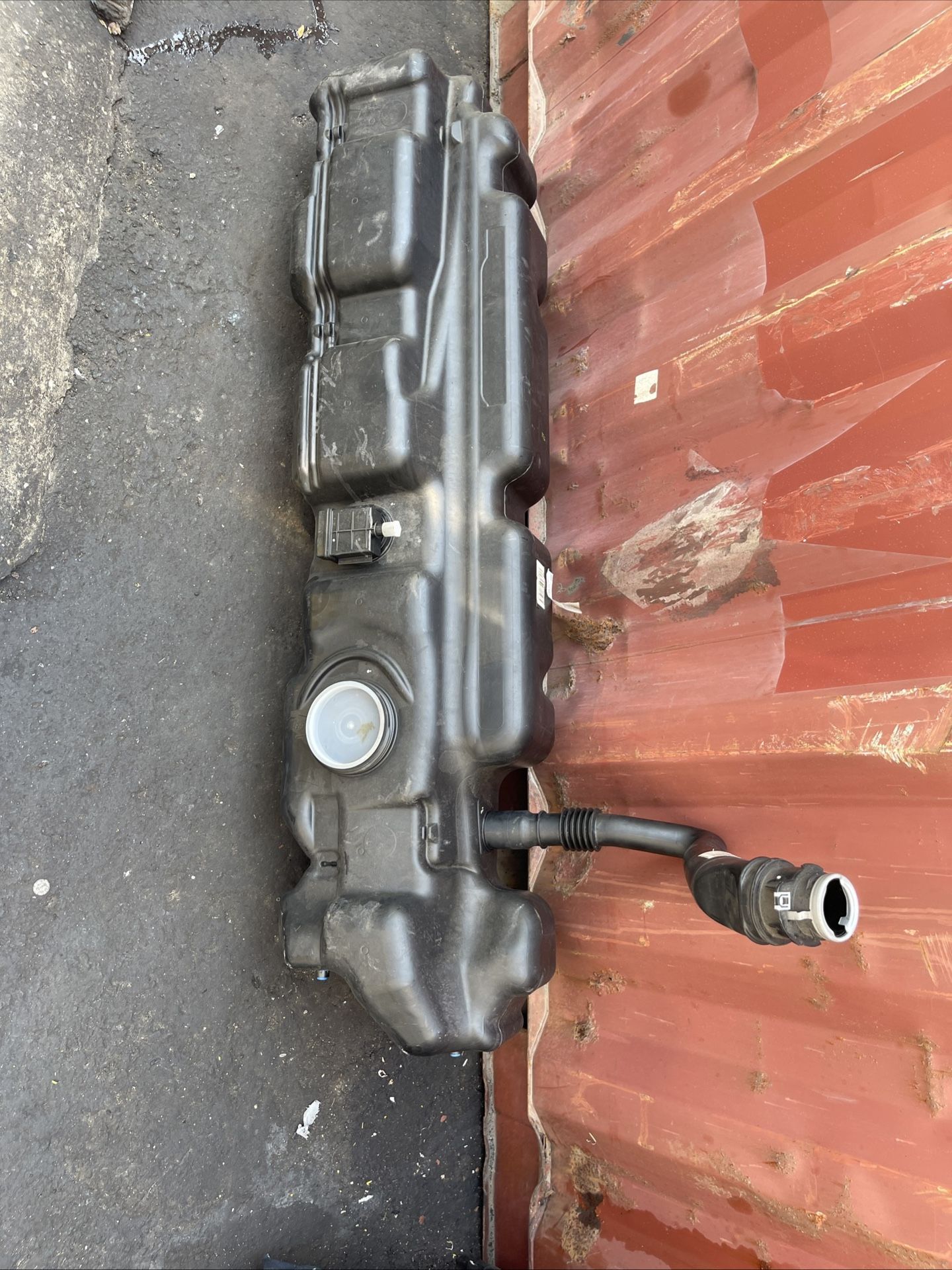 2016-2018 Mercedes-Benz Sprinter Diesel Fuel Tank