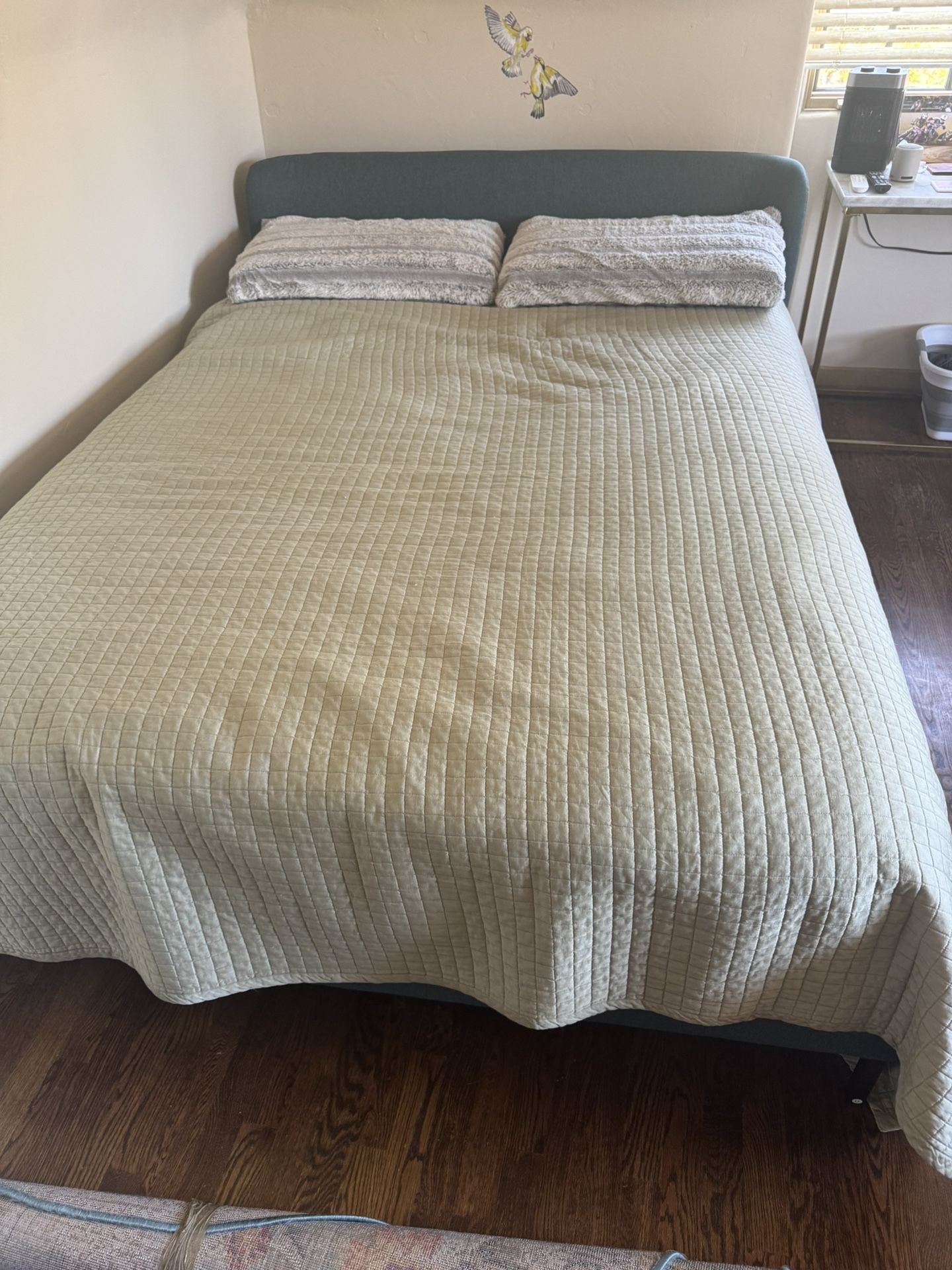 Queen Bed With Bed Frame