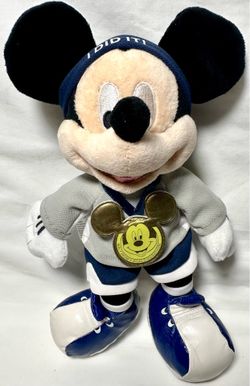 runDisney 2013 Marathon Mickey Mouse Plush W/ Tags