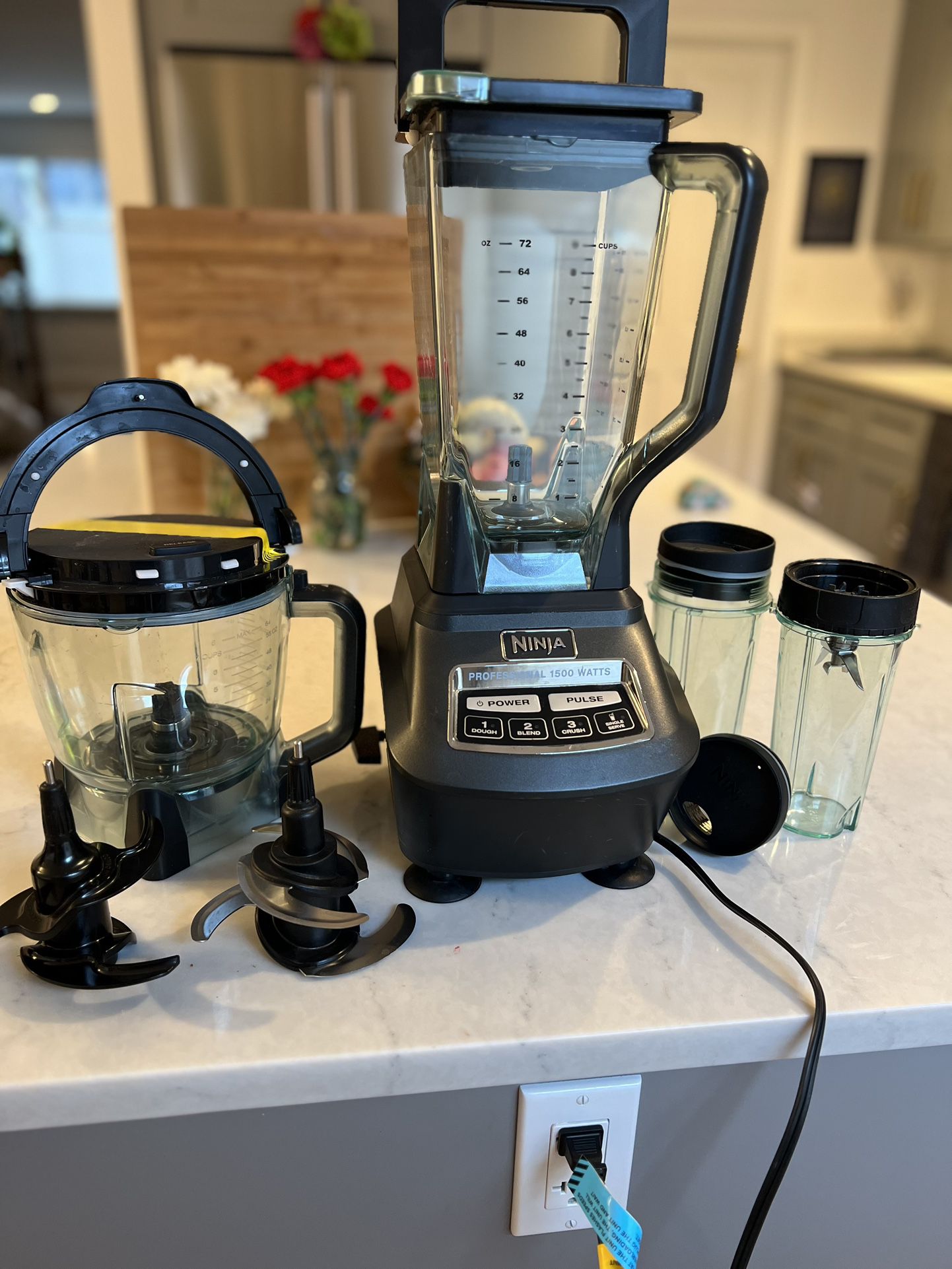 Review Ninja BL770 Mega Kitchen Blender System Smoothies Dough 1500W VERY  POWERFUL! 