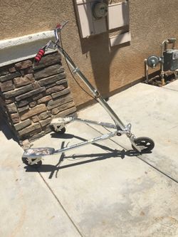 Patineta de tres llantas