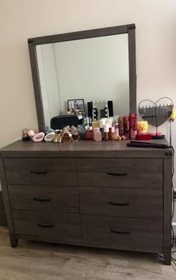Bedroom set