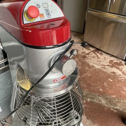 Axis 30qt stand mixer. Great condition! $3,200
