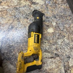 Dewalt Saw Zaw 18v DC385
