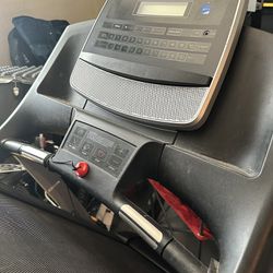 Gold's Gym Trainer Treadmill