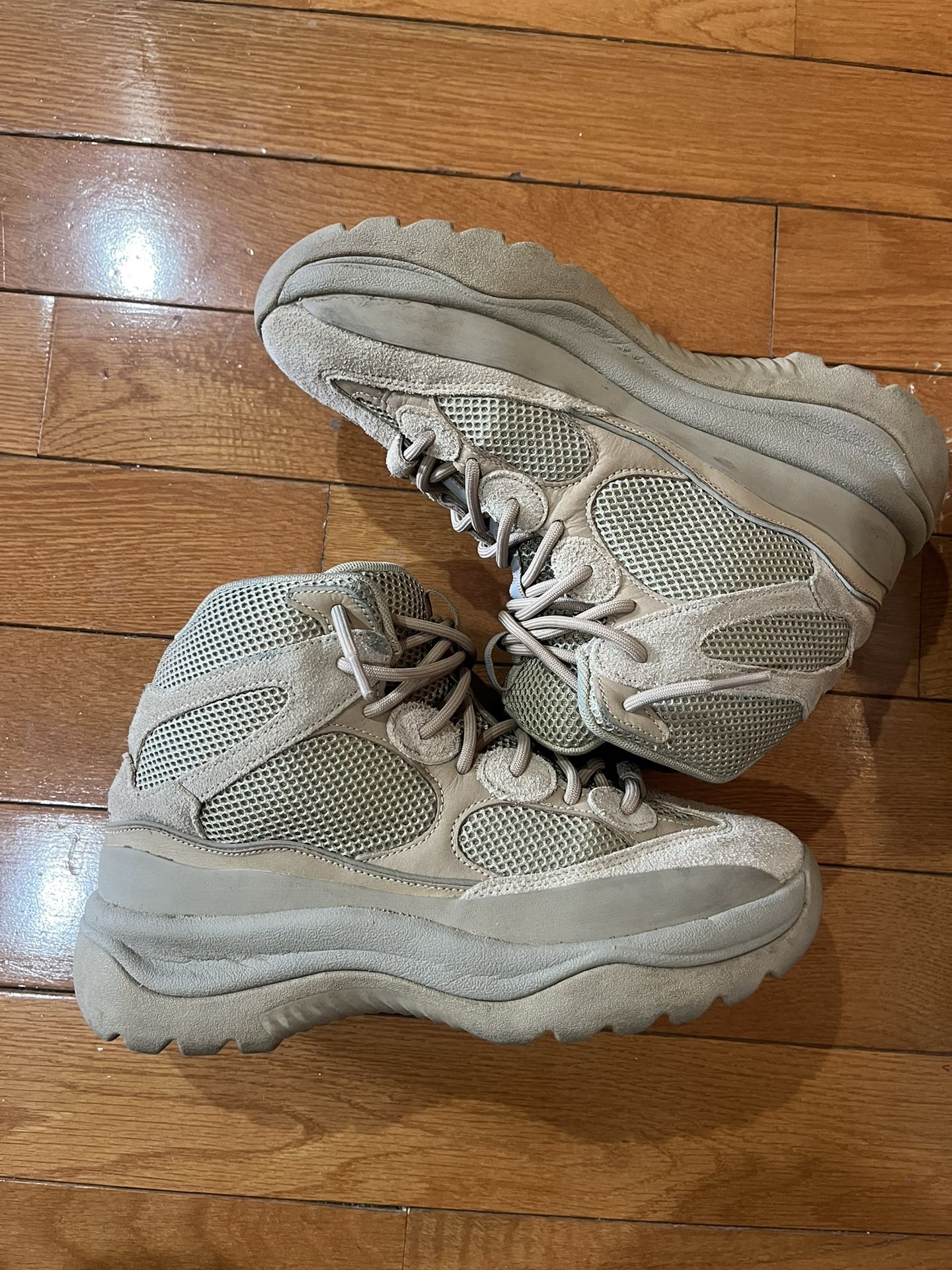 Yeezy Desert Boot Tan Size 10M VNDS