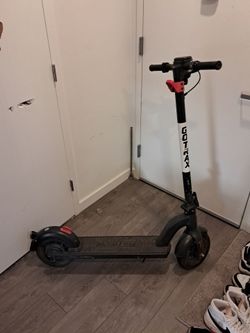 GOTRAX electric scooter (larger)