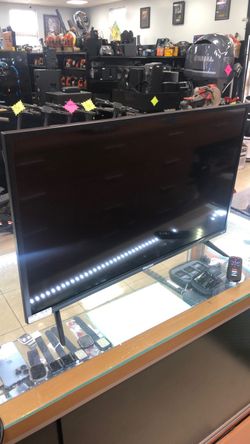 32 inch Hisense Flat Screen TV with Remote