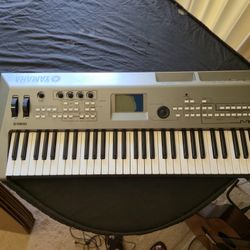 Yamaha MM6 Music Synthesizer 
